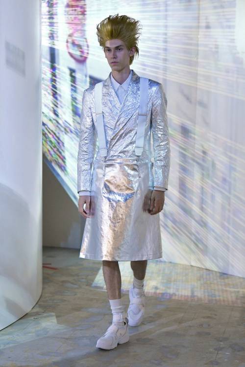 men should wear skirts!COMME DES GARCONS HOMME PLUS SS21