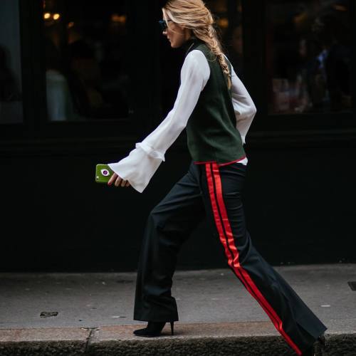 @oliviapalermo ✖️ #jeffthibodeau ^ - #oliviapalermo outside #marykatrantzou show in #London during #