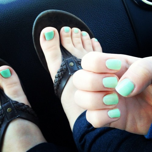 whitegirlmobbin:  #fingers #toes #nails #pretty #color #mint #green #pale #pastel #mani #manicure #p