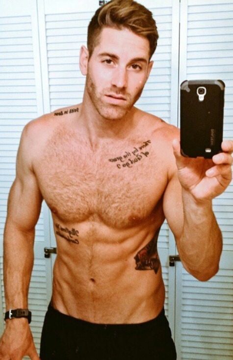 jezebelsboys:  OMG 😨😨 Another hottie named Nick that I mentioned previously