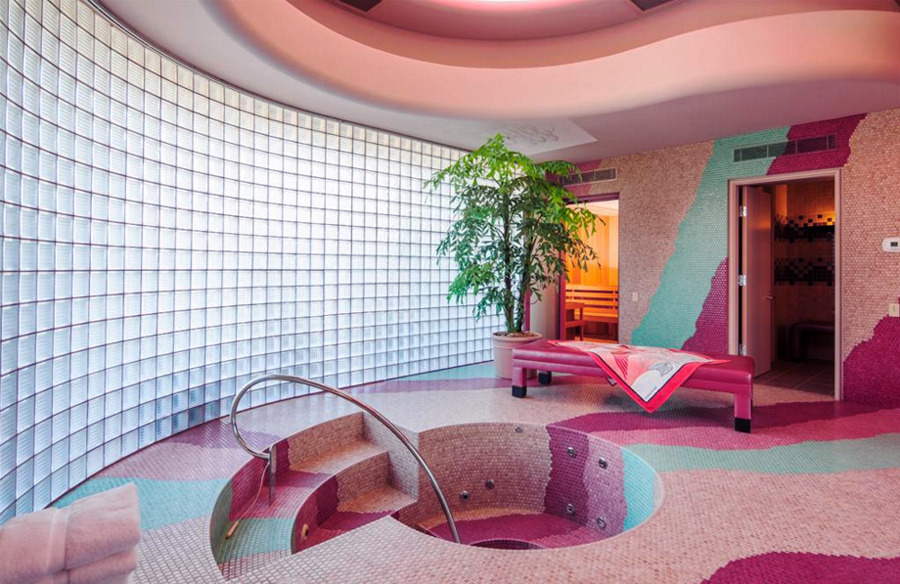 sleazeburger:Ummm this 80′s deco neon mansion outside of Palm Springs is on the