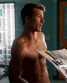 babyrooster:  GLEN POWELL as CHAD RADWELLSCREAM QUEENS (2015) 