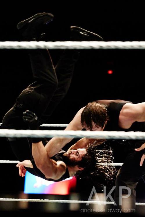 believeintheshieldwwe:  Seth Rollins vs Dean adult photos