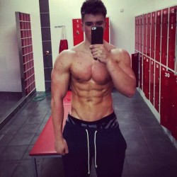 sexy-lads:  Muscular Czech boy Jakub Šmucr making selfie in locker room 