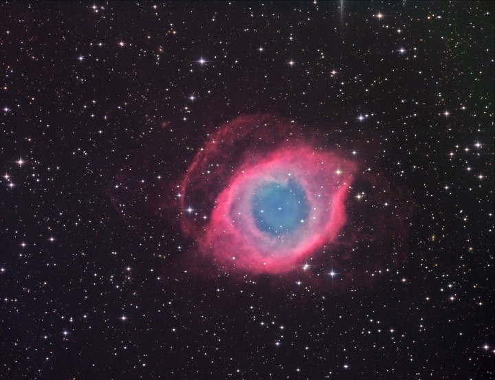 gravitationalbeauty:  NGC 7293: The Helix Nebula  