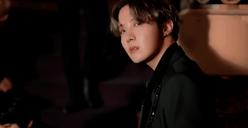 Black Swan MV 