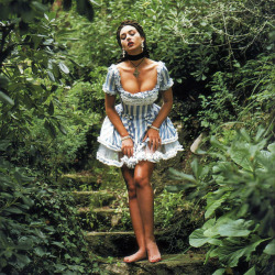 seduccionarte:  Monica Bellucci, fotografía de Helmut Newton   para Blumarine, 1993