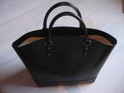 z-a-ra:  my new zara bag :) 