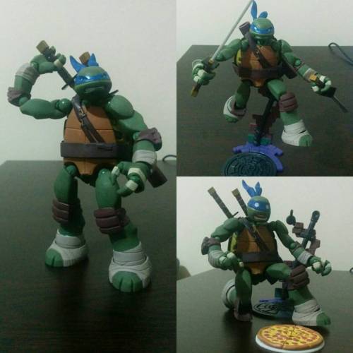 Heroes in a half shall. #revoltech #kaiyodo #actionfigure #tmnt #leonardo #teenagemutantninjaturtles