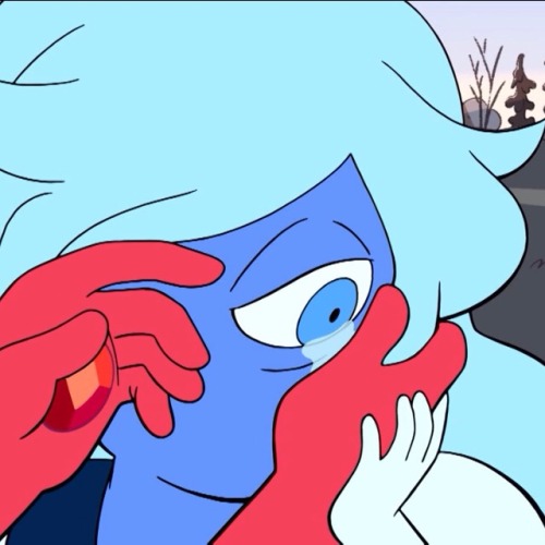 jankyspace:  sapphire tiny hands appreciation post. because this is something ill never get over. 