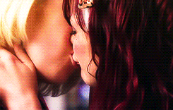 impossiblystill:   Skins  (Naomily)  