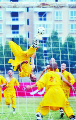feiyueloplainshoes:  feiyueloplainshoes: Amazing Shaolin Soccer!! Go!! The shaolin monks are all wearing Feiyue shoes. Super light and comfortable shoes on: http://www.icnbuys.com/feiyue-shoes.  Reblog it, I’ll Instant Follow back.