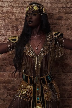 paolosebastiano:Duckie Thot as Cleopatra for Halloween 2017