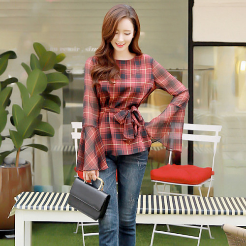 Versatile plaid blouse - can be worn in many different ways!https://goo.gl/TRtU8k