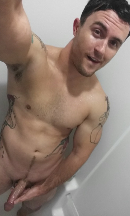 jackknopf:  http://jackknopf.tumblr.com  This hottie could pound my ass anytime 