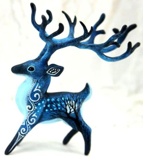 treasures-and-beauty: Christmas Deer Totem by Evgeny Hontor 