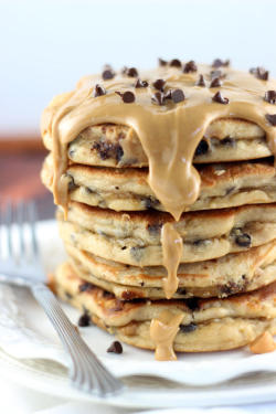 nom-food:  Peanut butter chocolate chip pancakes