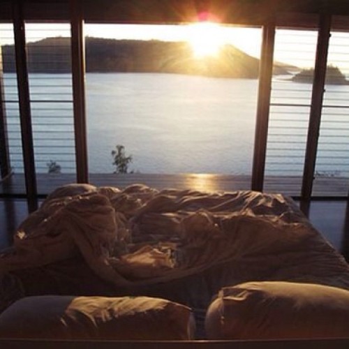 Imagine waking up to this view !! #beach #sea #vacation #sunlight @taaiimm