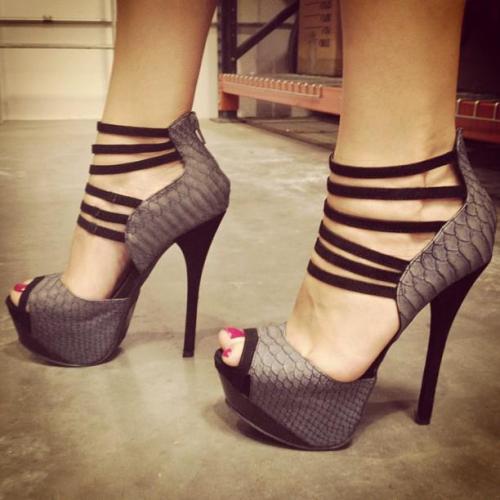 still-heels:  For more visit http://stillheels.com