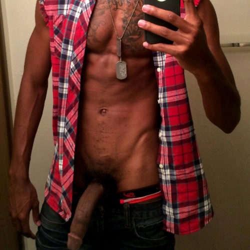 enjeanyus:  ninjadickyoudown:  IG: sway_ninja  1,000 Shades of Speechless 😍😍