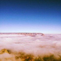 instagram:  Rare Temperature Inversion Fills Grand Canyon with Fog  For more photos from Friday’s fog, explore the #grandcanyon hashtag.  On Friday, 29 November, visitors to the Grand Canyon in Arizona, USA, were greeted with an unlikely surprise as