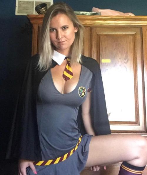 just-sexy-outfits: [f] HP quick cosplay just-sexy-outfits.tumblr.com/sex Send Submissions HE