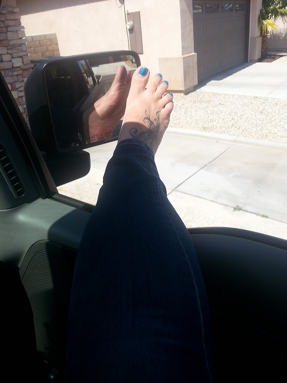 pixie-bitch75:  Took my newly blue pedi’d toes out for a drive… 💜kisses,pixie💜