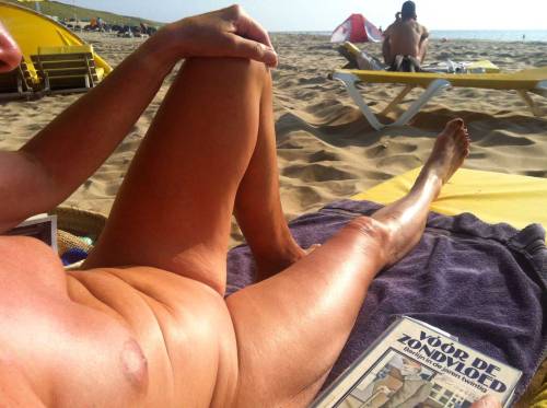 dutchdeedraa-blog: I do love to be nude in public. I was the only nudist on that beach. my husband m