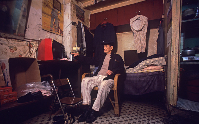 grossnational:  Kowloon Walled City, Hong Kong, c.1989 The Kowloon Walled City in