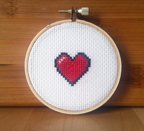 I was a busy little stitcher last week! I’ve been re-stitching old designs to get fresh samples and 