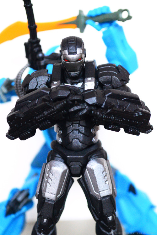 okamidensetsu:  -2nd Annual Best of List(s)-Top 7 Toys Of The Year (2014) - RM-005: War Machine - #2This one needs no introduction. I wrote a review of this one that I was very happy with in my original post. If you would like to read about how amazing