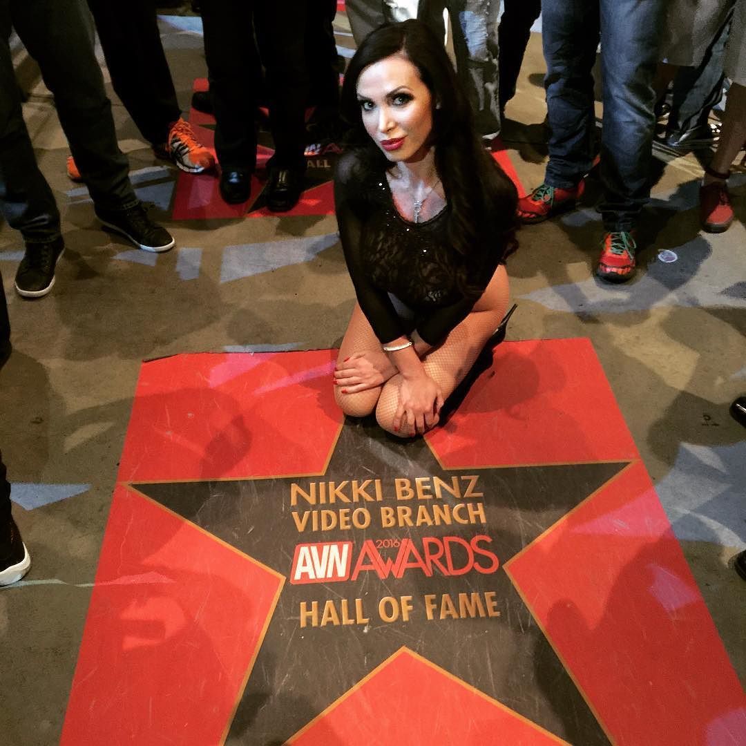 🙌🏽 by nikkibenz