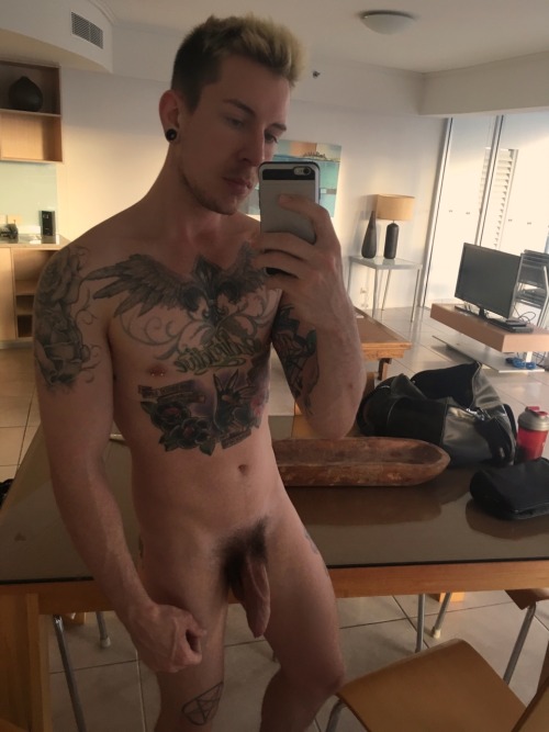sbgtn:   PLEASE FOLLOW!http://sbgtn.tumblr.com/archiv  