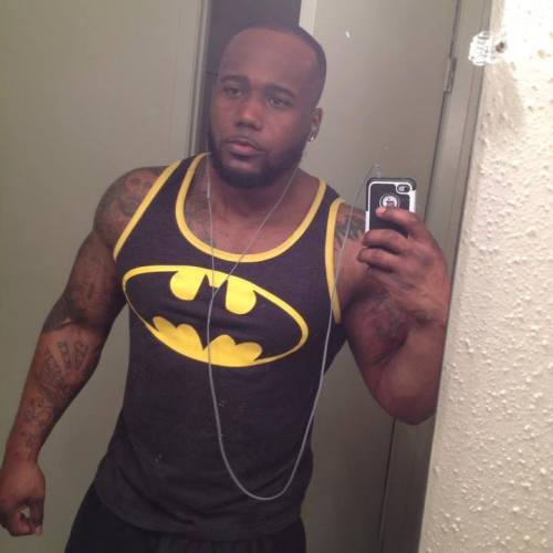iamkingiamboss:  thickboyswag:  charlibal:  Guys with Iphone series Swole SMASHER  🙌🙌🙌😏😏🙌💦💦💦💦  Http://iamkingiamboss.tumblr.com   Damn Sexi