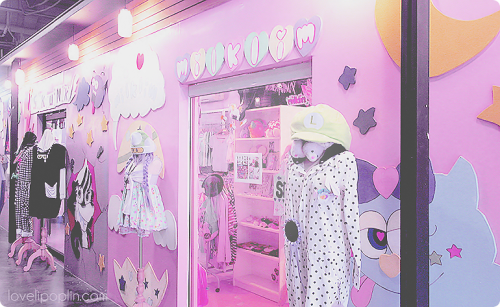 Porn photo lovelipoplin:  Milklim store in Asiatique,