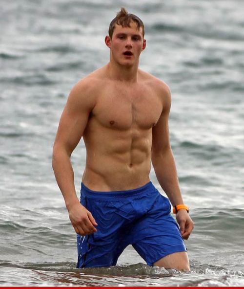 aguywholikesguys: southernfratguy: SouthernFratGuy • Me • InstaShowOffs Follow me for dicks, sports 