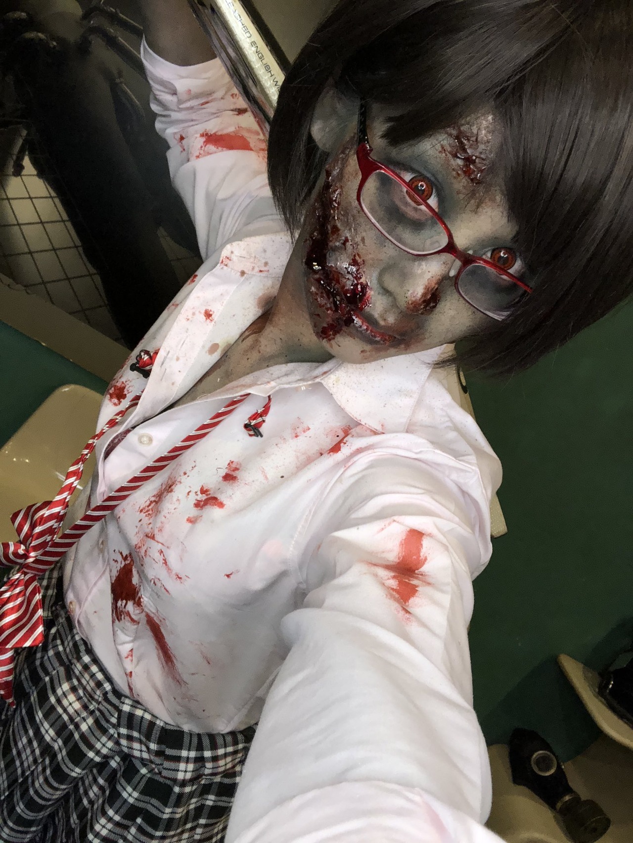 cosplayheaven:  Zombie Halloween Cosplay by Eri Kitami
