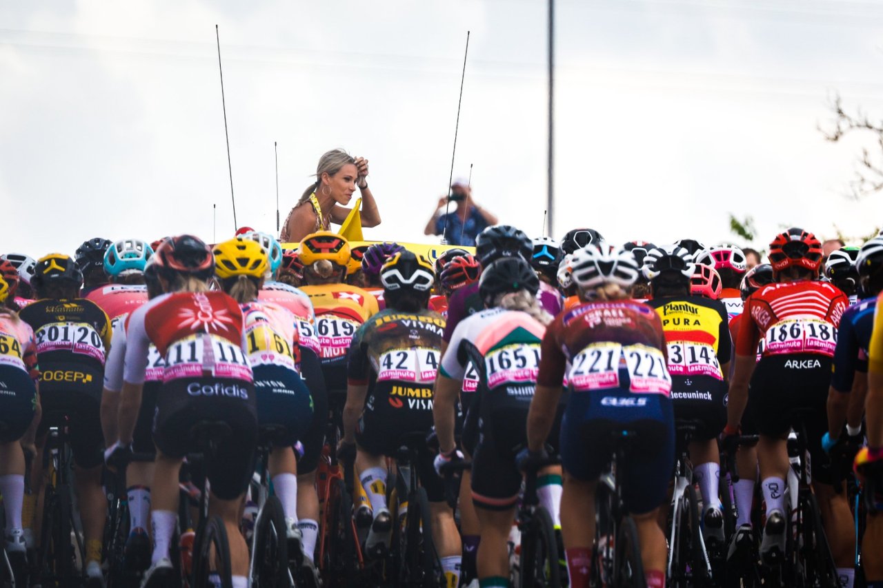 2022 tour de france femmes avec zwift stages