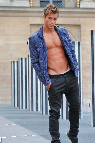 hotcelebs2000:  ROMAIN VENNAT