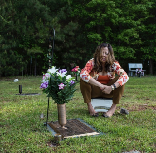 biggest-gaudiest-patronuses:  beachdeath: lynseyaddario: At a cemetery in Georgia in 2016, Lucy McBa