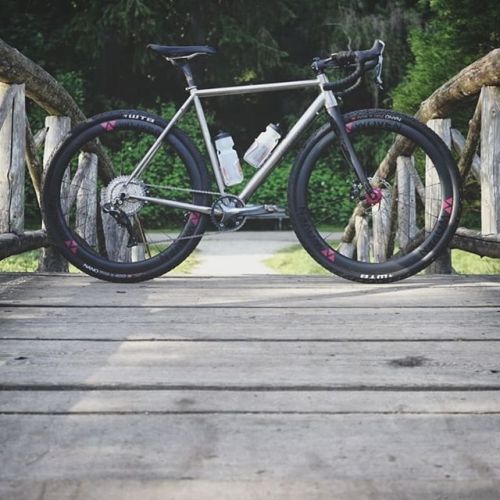 brodiebikes:Goin’ out fer a rip tomorrow with some buds… . . . . . #romax #brodiebicycles_romax #esc