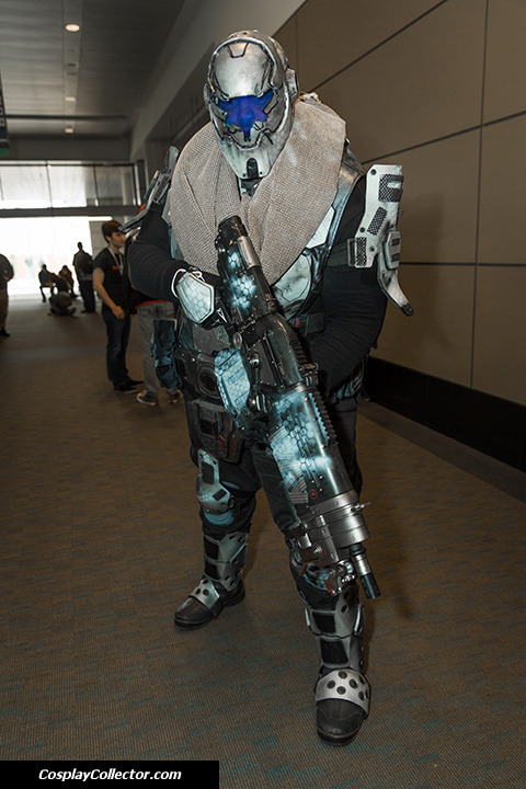 dtjaaaam:
“Pilot - PAX East 2014
Returning from active duty on the fields of Titanfall.
Cosplayer: Thatgearsguy
”
ENOUGH SAID!