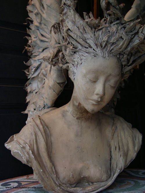 Paper mache bust, unknown artist possibly by Anthony JanelloDoes anyone know anything about this scu