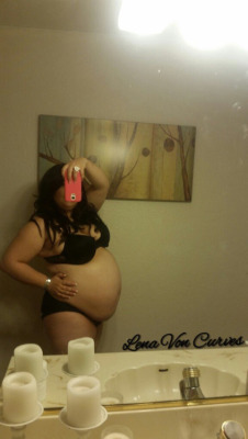 deliciously-prego:  bellystockingpreggo:  The Queen LaylaLove http://ift.tt/1H0e5Fh