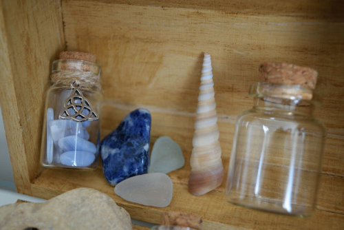 pin-jar-uk: Sea witch box containing sea glass, hag stone, shells and more!  Available here: https:/