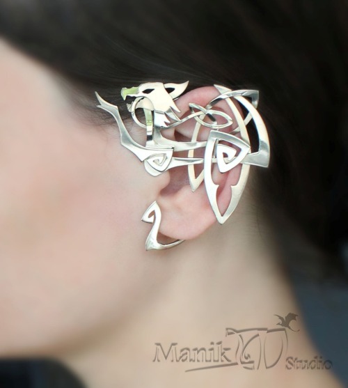 queenscourtesan:supershyskye: sosuperawesome: Ear Cuffs / Earrings ManikID on Etsy PUT THEM ON ALL O