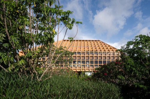 spatula: (via Sanya Farm Lab on Hainan Island by CLOU architects | Yellowtrace)