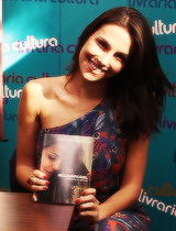 luar-ate-o-infinito:  Olha esse sorriso *-* Orgulho define!  