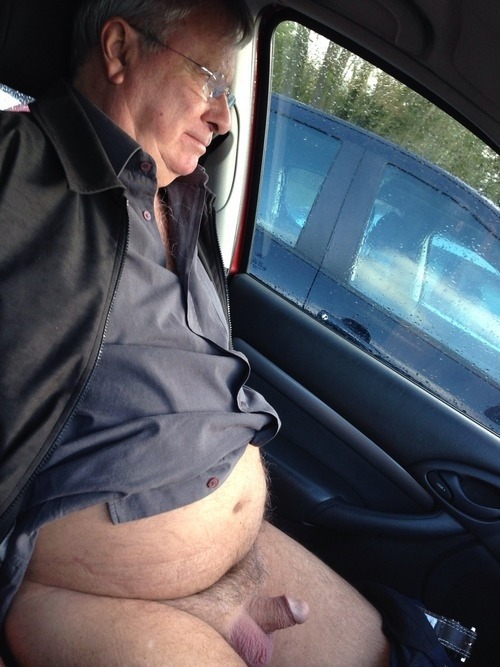 pereza69:  allmydadfetish2:  Join Chaturbate, full of hot dads and 100% free…forever
