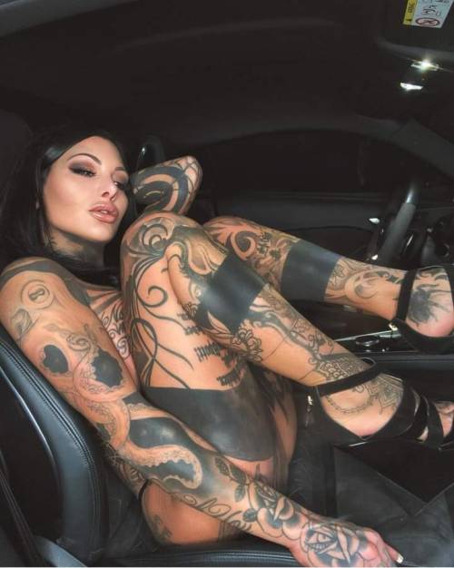 XXX Insatiable taste for tattooed ladies photo